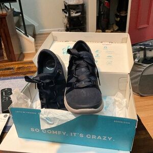Bzees slip on sneakers  navy with satin laces new still in box tags attached